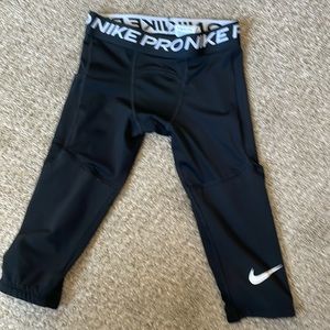 Nike Pro DRI-FIT size small 6/7 boys black workout tights